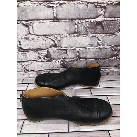 Cliff Dweller Vibram Black Leather Slip On Cap Toe Flats Women’s Sz 38.5EU/8M US - Picture 12 of 16